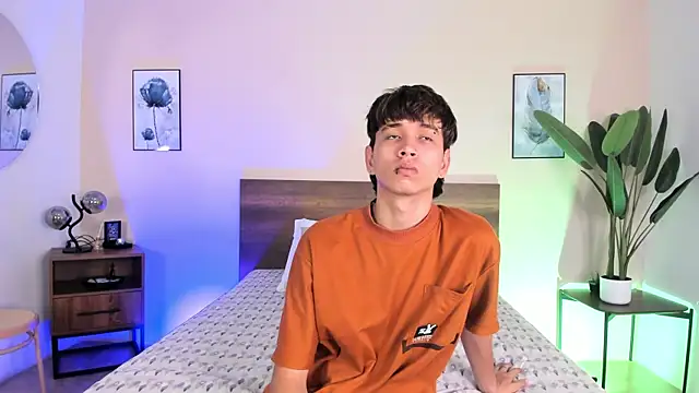 Snapshot of Brian-Ausslos chatting on 27, 11, 2025 Brian-Ausslos online show from 27, 11, 2025