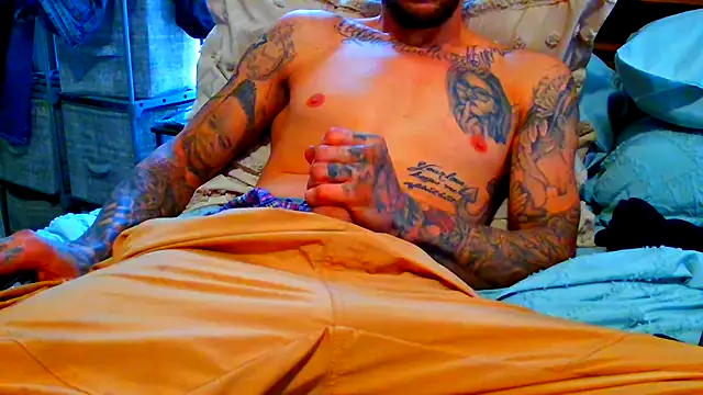 Snapshot of JamesMichael88 chatting on 17, 12, 2025 JamesMichael88 online show from 17, 12, 2025