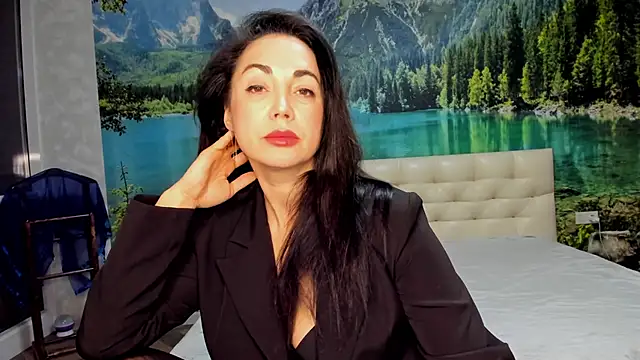 Monica Weiss online show from 1, 2, 2025