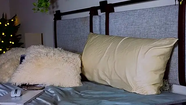 Snapshot of ivynyxx chatting on 15, 4, 2026 ivynyxx online show from 15, 4, 2026