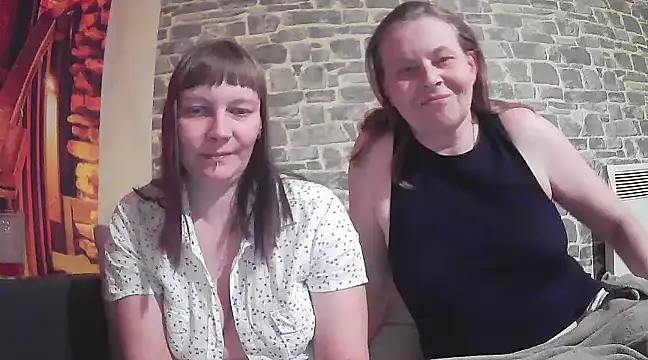 Sweet Phoenix online show from 4, 1, 2025