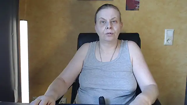 Sweet Phoenix online show from 5, 10, 2025