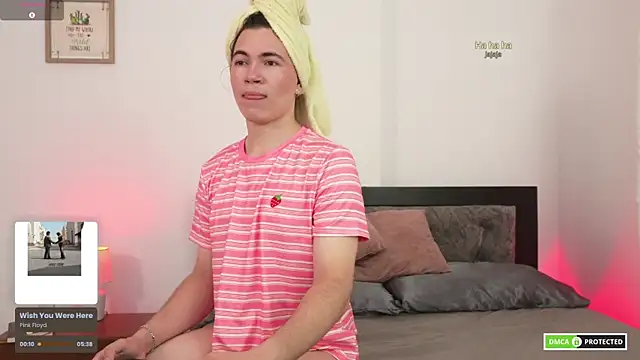 Snapshot of cute_erelis_ chatting on 28, 4, 2026 cute erelis online show from 28, 4, 2026