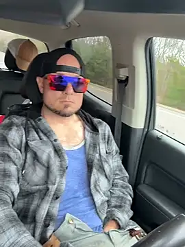 Snapshot of RickeyRidez chatting on 1, 4, 2026 RickeyRidez online show from 1, 4, 2026