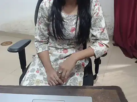 Snapshot of Honey_Bee25 chatting on 16, 12, 2025 Honey Bee25 online show from 16, 12, 2025