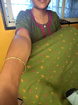 Snapshot of lovelygirl4567 chatting on 12, 10, 2025 lovelygirl4567 online show from 12, 10, 2025