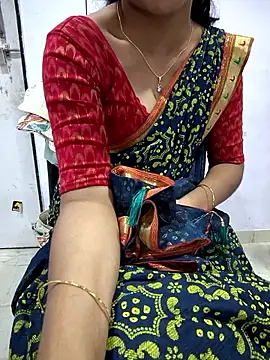 Snapshot of lovelygirl4567 chatting on 28, 10, 2025 lovelygirl4567 online show from 28, 10, 2025