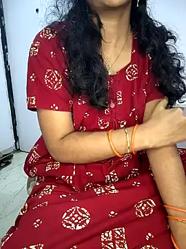 Snapshot of lovelygirl4567 chatting on 3, 11, 2025 lovelygirl4567 online show from 3, 11, 2025