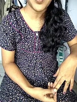 Snapshot of lovelygirl4567 chatting on 30, 11, 2025 lovelygirl4567 online show from 30, 11, 2025