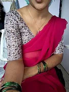 Snapshot of lovelygirl4567 chatting on 5, 12, 2025 lovelygirl4567 online show from 5, 12, 2025