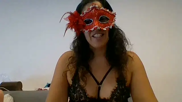 Snapshot of couple-tuga chatting on 16, 6, 2026 couple-tuga online show from 16, 6, 2026