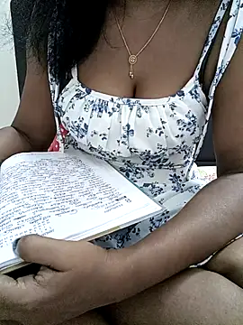 Snapshot of Tamil_Vishalini chatting on 25, 4, 2026 Tamil Vishalini online show from 25, 4, 2026