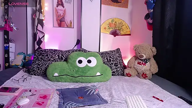 Snapshot of noah420sr chatting on 10, 11, 2025 noah420sr online show from 10, 11, 2025