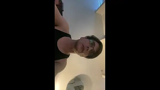 Snapshot of TylerXAnthony chatting on 30, 10, 2025 TylerXAnthony online show from 30, 10, 2025