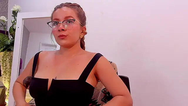 Snapshot of LiaCathaleya chatting on 12, 3, 2025 LiaCathaleya online show from 12, 3, 2025