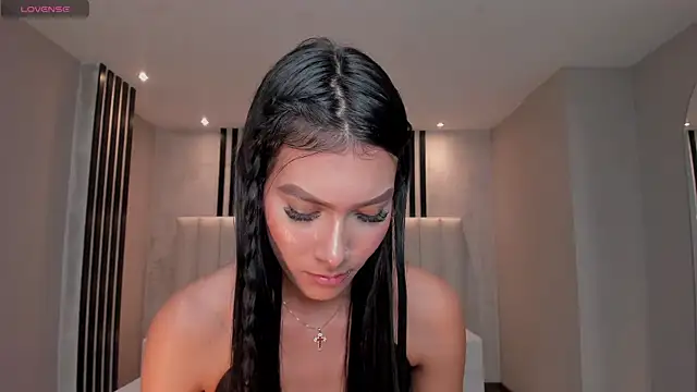 NiaSalvatore online show from 16, 3, 2025