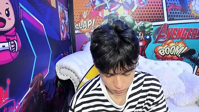 Snapshot of jisuscat chatting on 8, 3, 2025 jisuscat online show from 8, 3, 2025