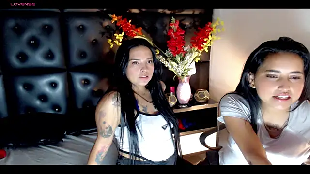 Carolaine01 online show from 11, 1, 2025