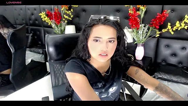 Carolaine01 online show from 17, 1, 2025