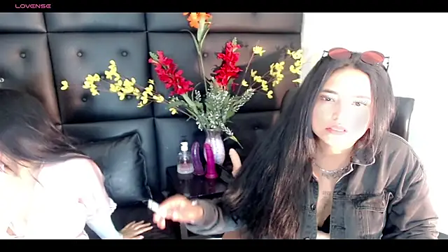 Carolaine01 online show from 5, 3, 2025