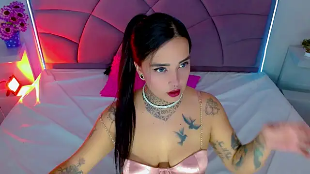 Carolaine01 online show from 17, 9, 2025