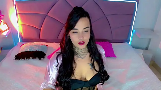 Carolaine01 online show from 16, 10, 2025