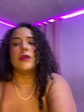 Snapshot of ariadna_cooper chatting on 7, 10, 2025 ariadna cooper online show from 7, 10, 2025