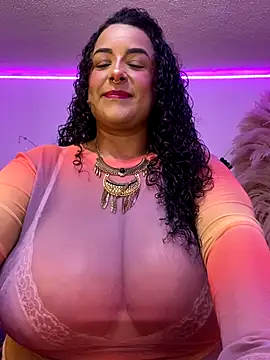 Snapshot of ariadna_cooper chatting on 9, 10, 2025 ariadna cooper online show from 9, 10, 2025