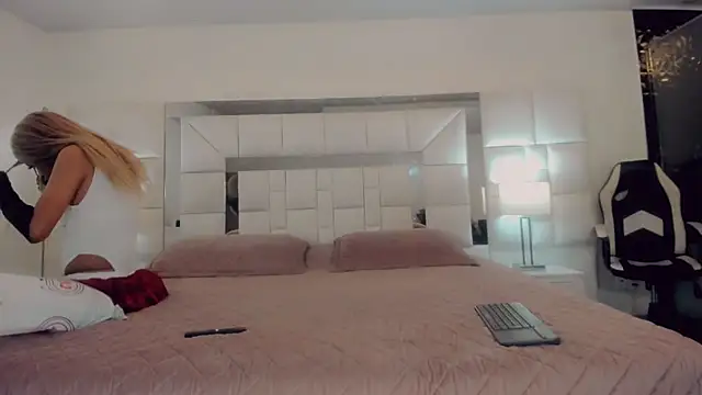 Gisele fox online show from 14, 3, 2025