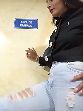 BELLA--26 online show from 6, 3, 2025