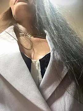 BELLA--26 online show from 22, 10, 2025