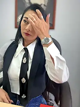 BELLA--26 online show from 27, 11, 2025