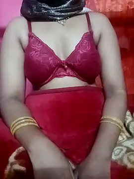 Snapshot of YourHotRandi chatting on 9, 10, 2025 YourHotRandi online show from 9, 10, 2025