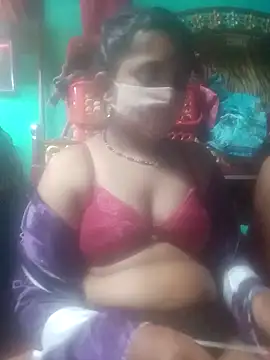 Snapshot of YourHotRandi chatting on 8, 3, 2026 YourHotRandi online show from 8, 3, 2026