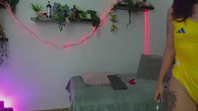 Snapshot of bri_cullen chatting on 18, 6, 2026 bri cullen online show from 18, 6, 2026