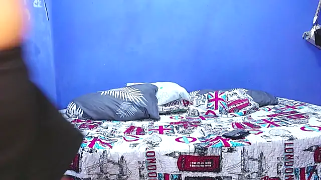 Snapshot of miranda_cohen chatting on 8, 9, 2025 miranda cohen online show from 8, 9, 2025