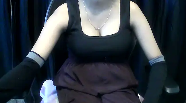 Snapshot of hot-niti chatting on 23, 2, 2025 hot-niti online show from 23, 2, 2025