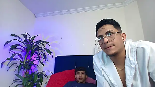 twinkmilk  online show from 18, 2, 2025