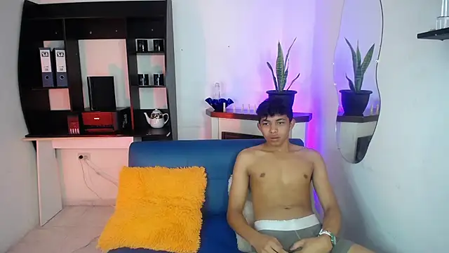 twinkmilk  online show from 28, 2, 2025