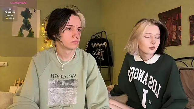 Snapshot of VeryRare_TwinS chatting on 23, 10, 2025 VeryRare TwinS online show from 23, 10, 2025