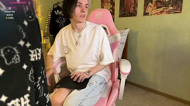 Snapshot of VeryRare_TwinS chatting on 22, 11, 2025 VeryRare TwinS online show from 22, 11, 2025