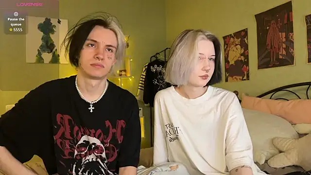 Snapshot of VeryRare_TwinS chatting on 26, 11, 2025 VeryRare TwinS online show from 26, 11, 2025