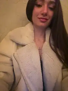 Maddy Jones online show from 22, 1, 2025