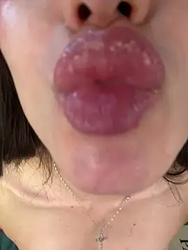 Maddy Jones online show from 3, 3, 2025