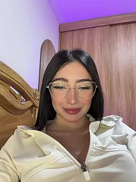 Maddy Jones online show from 17, 4, 2026