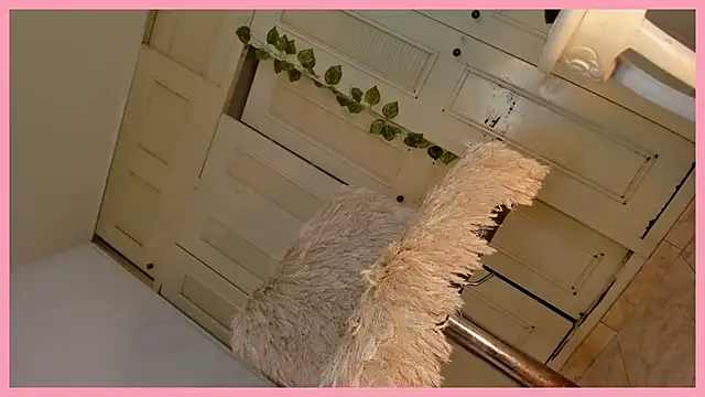 Snapshot of Kenny_Town chatting on 13, 10, 2025 Kenny Town online show from 13, 10, 2025