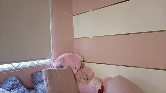 Charlotte  Miller online show from 25, 10, 2025