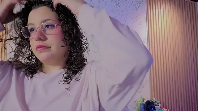 Snapshot of Charlotte__Miller chatting on 7, 7, 2026 Charlotte Miller online show from 7, 7, 2026