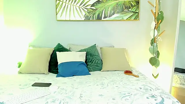 Snapshot of iriis_rosse chatting on 14, 10, 2025 iriis rosse online show from 14, 10, 2025