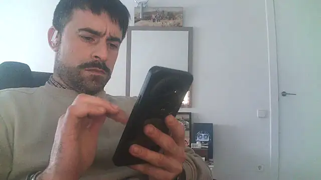 Snapshot of Patrickhound chatting on 31, 1, 2025 Patrickhound online show from 31, 1, 2025